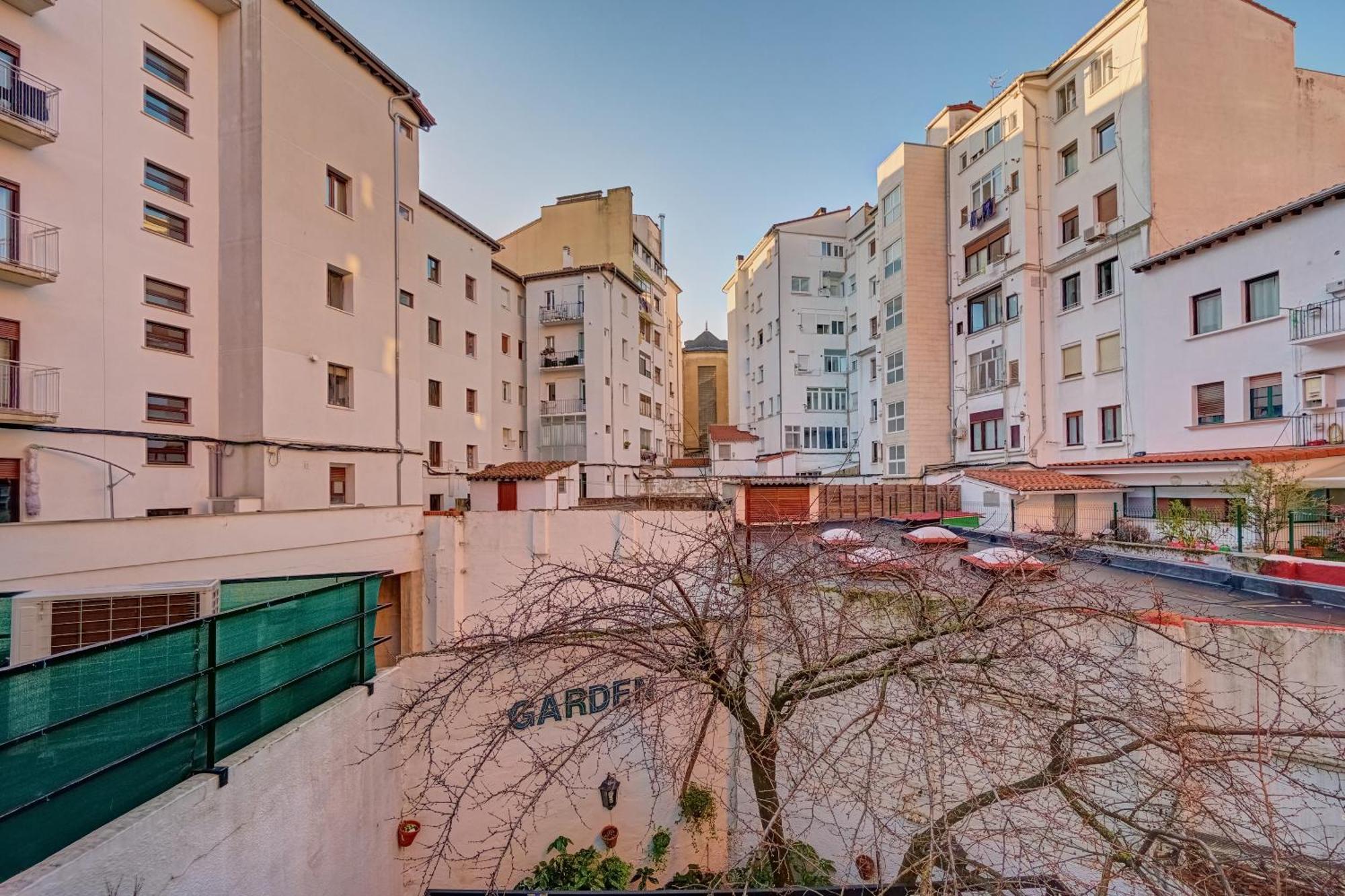 Apartamento El Conde By Clabao Pamplona Esterno foto